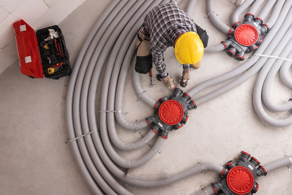 Rekuperacja za pomocą rekuperatora i kanałów wentylacyjnych umożliwia odzyskiwanie ciepła z wywiewanego powietrza